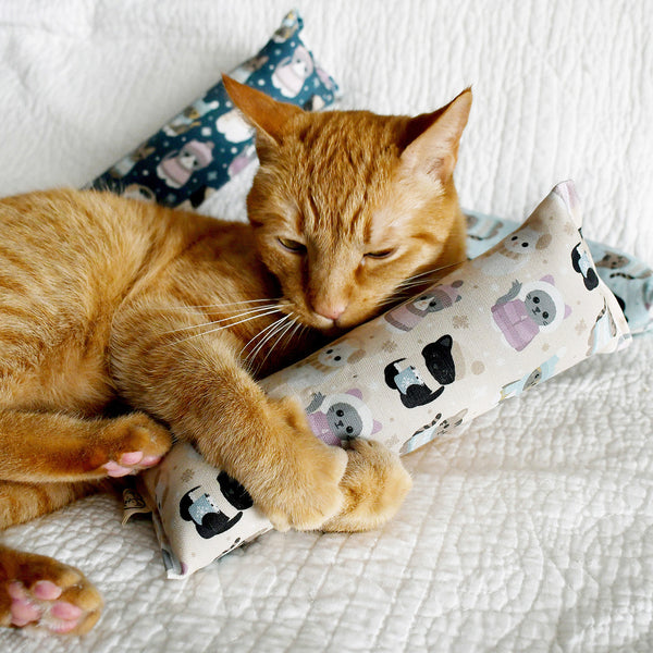 Snuggle Season Kicker Cat Toy - winter cream