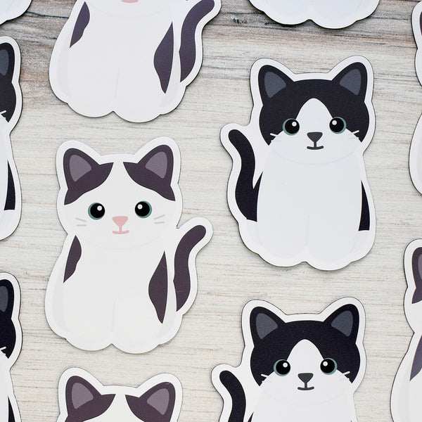 Looks Like My Cat! Gray and white bicolor cat magnet