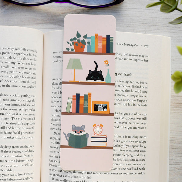 Indoorsy Bookshelves Cat Bookmark