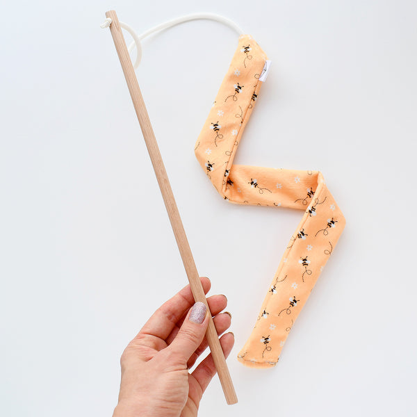 Honeybees Chaser Interactive Cat Toy