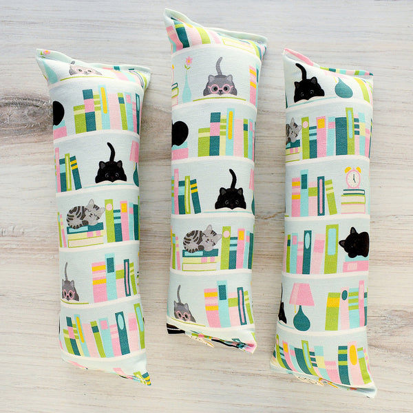 Bookshelves Kicker Cat Toy