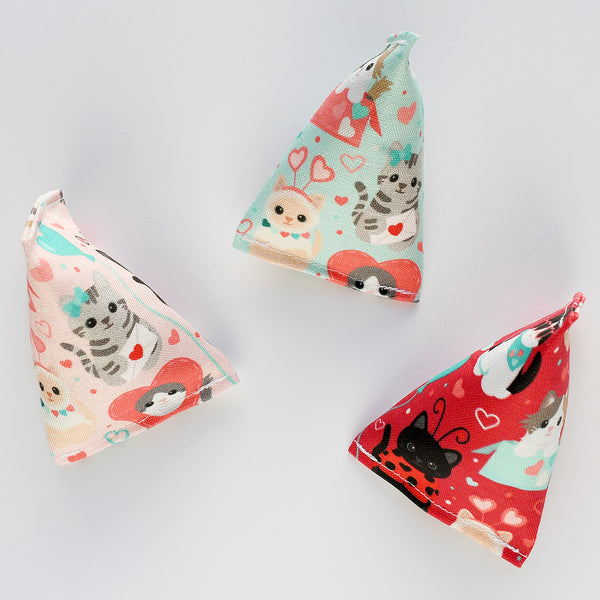 Little Loves Valentines Pouncers Cat Toys