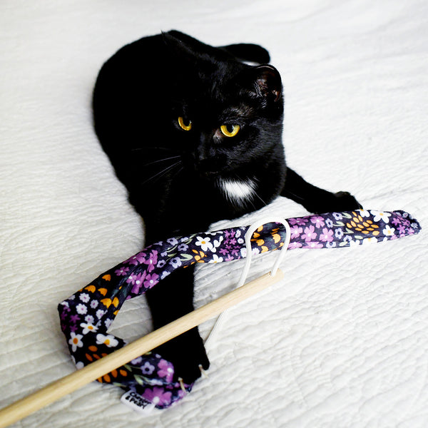 Purple Flowers Chaser Interactive Cat Toy